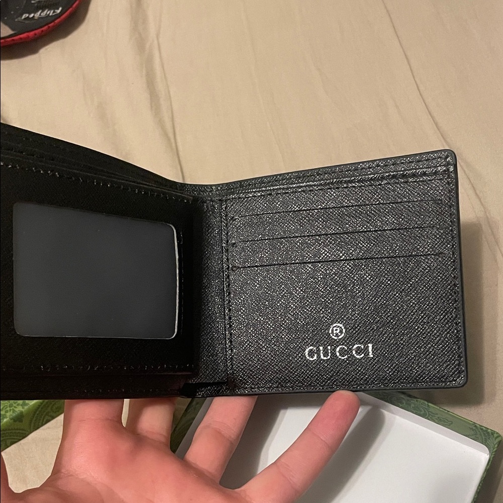 Gucci Black and Gold Tiger Card Holder - Picture 3 of 5